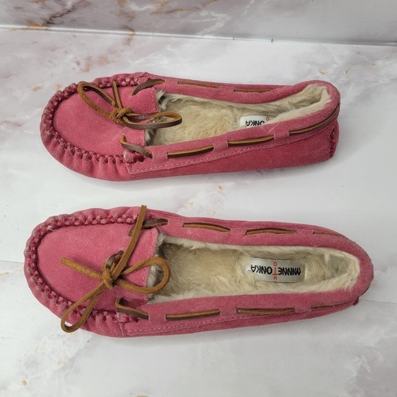 Minnetonka Moccasins Slipper Pink Suede - Picture 3 of 9
